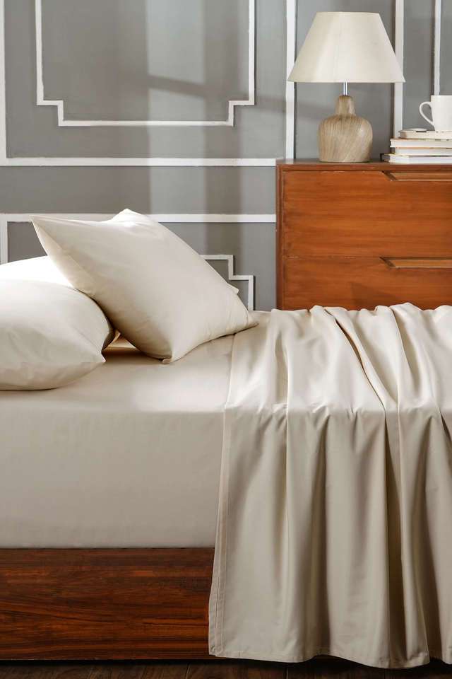 Colorart-Eden-144-TC-Cotton-Solid-Sand-Dune-King-Bedsheet-With-2-Pillow-Covers