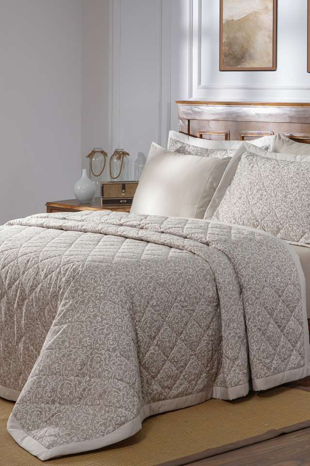 Visual-Treat-Double-Neutral-Quilt