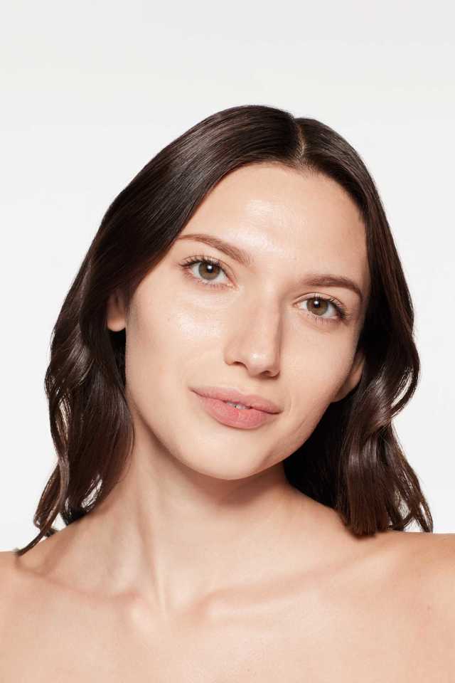 Buy Shiseido 240 Quartz Revitalessence Skin Glow SPF30
