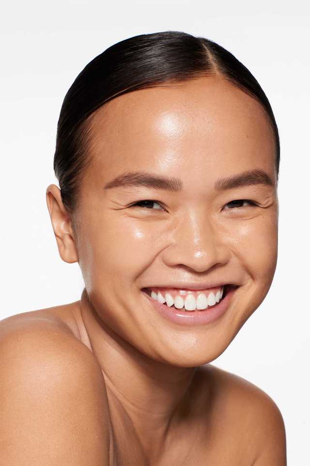 Revitalessence-Skin-Glow-SPF30-Foundation---350-Maple -30-ml