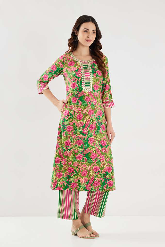 Embroidered-Rayon-ROUND-NECK-Women-s-Casual-Wear-Kurta