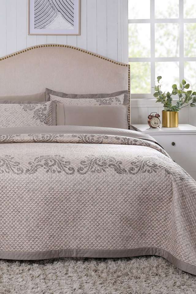 Seamless-Scroll-Neutral-Double-Quilt