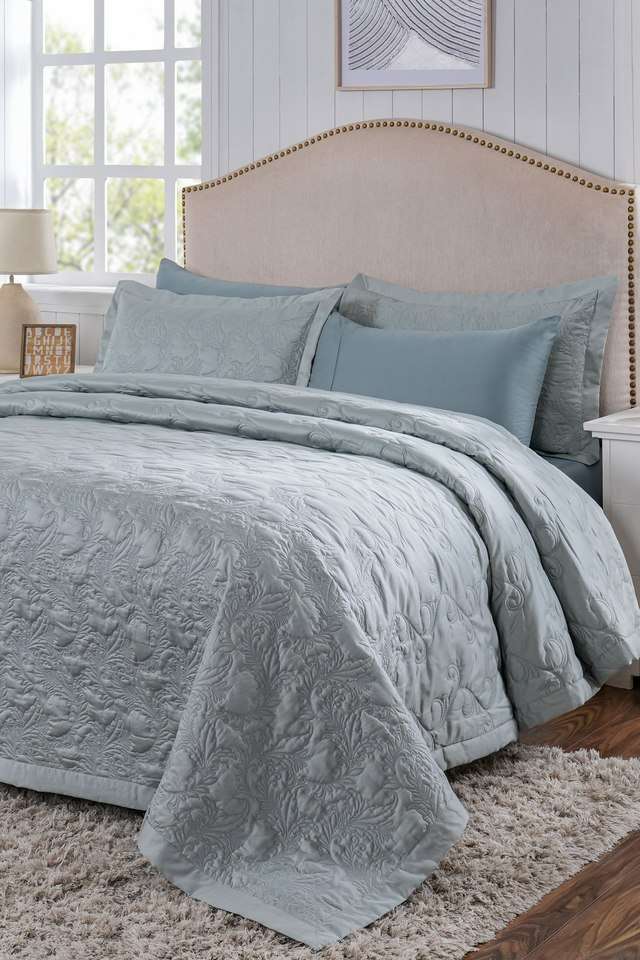 Twirls-&-Swirls-Blue-Double-Quilt