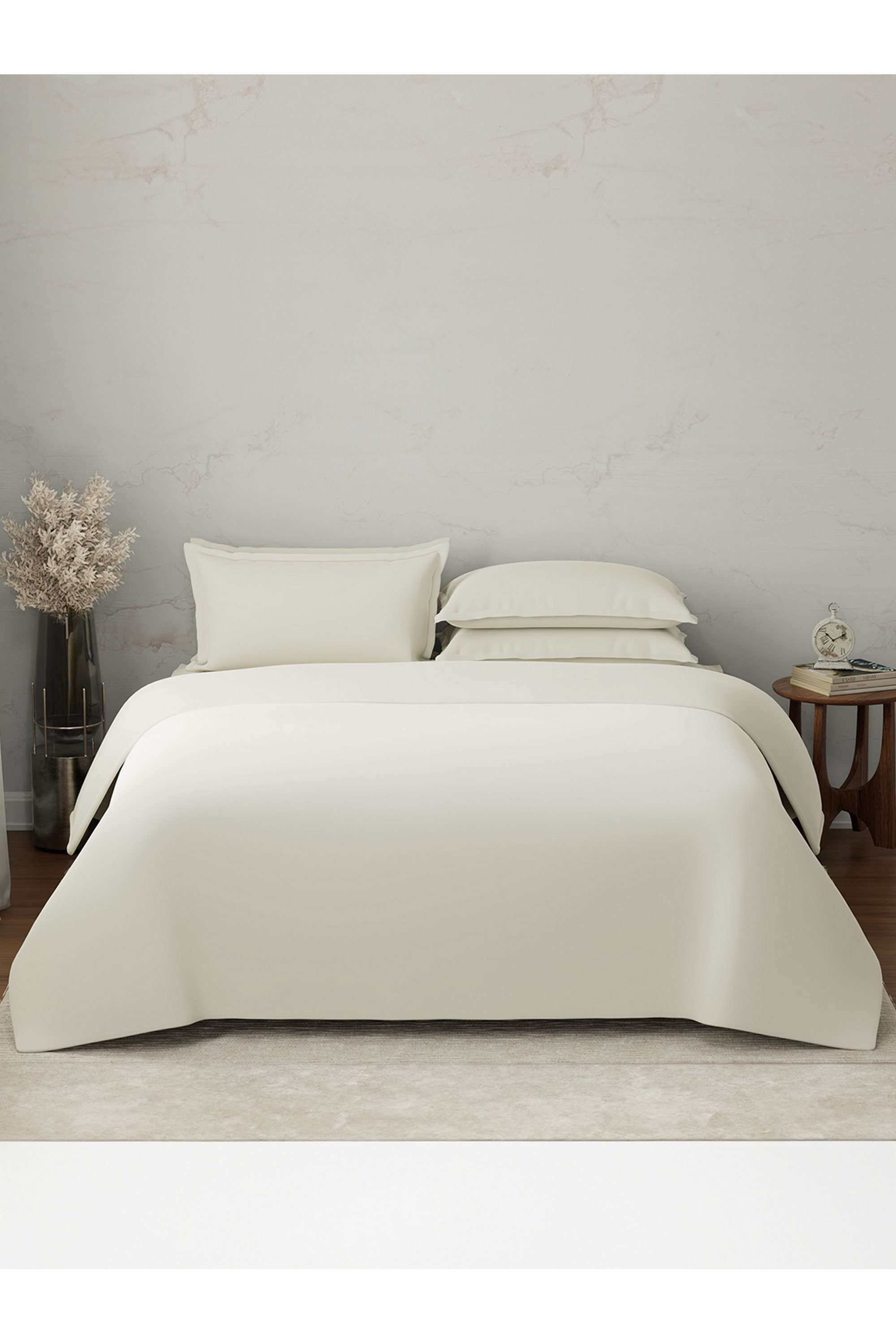 Emblem-100--Cotton-300-TC-White-King-Bedding-Set