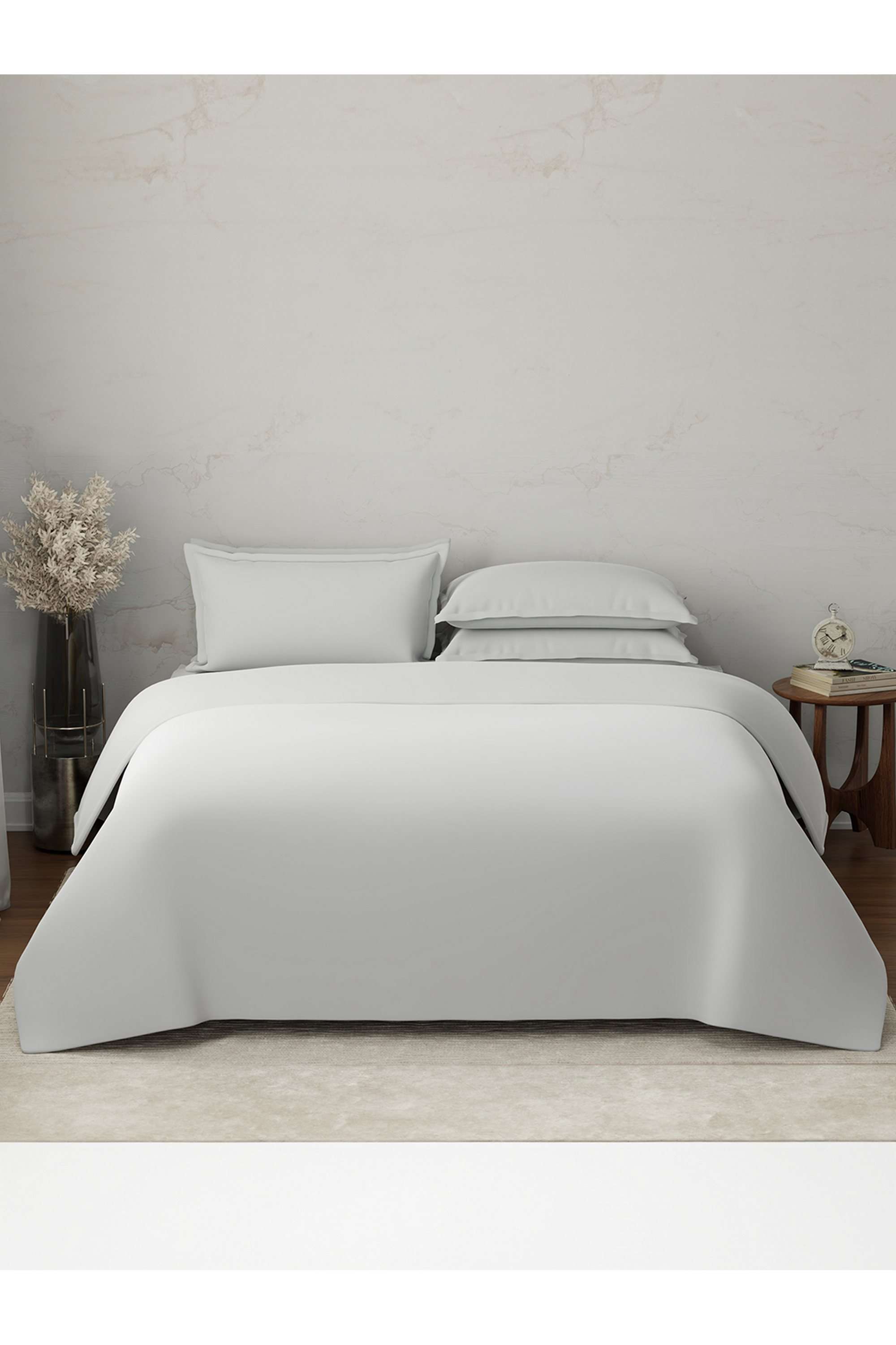 Emblem-100--Cotton-300-TC-White-King-Bedding-Set