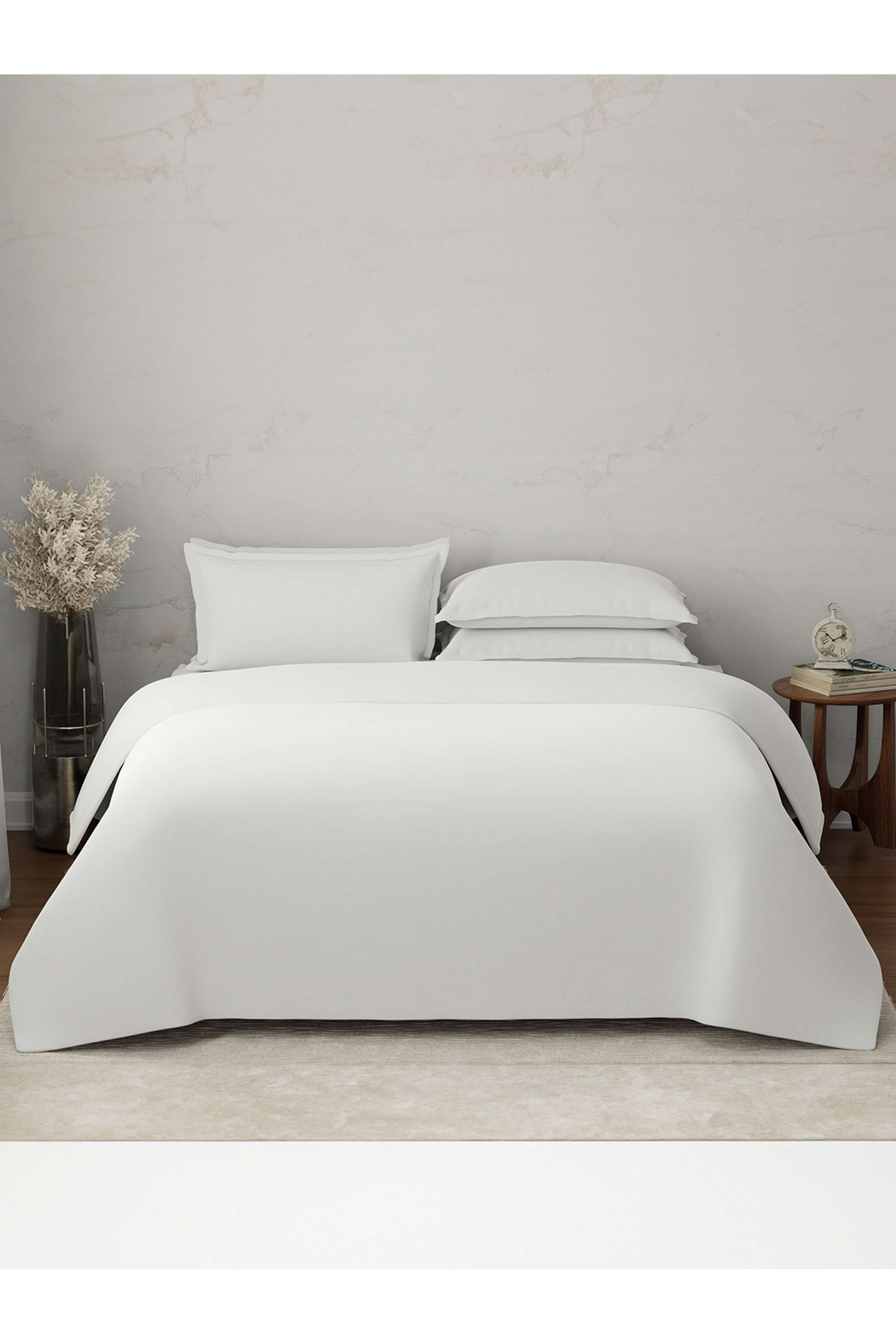 Emblem-100--Cotton-300-TC-White-King-Bedding-Set