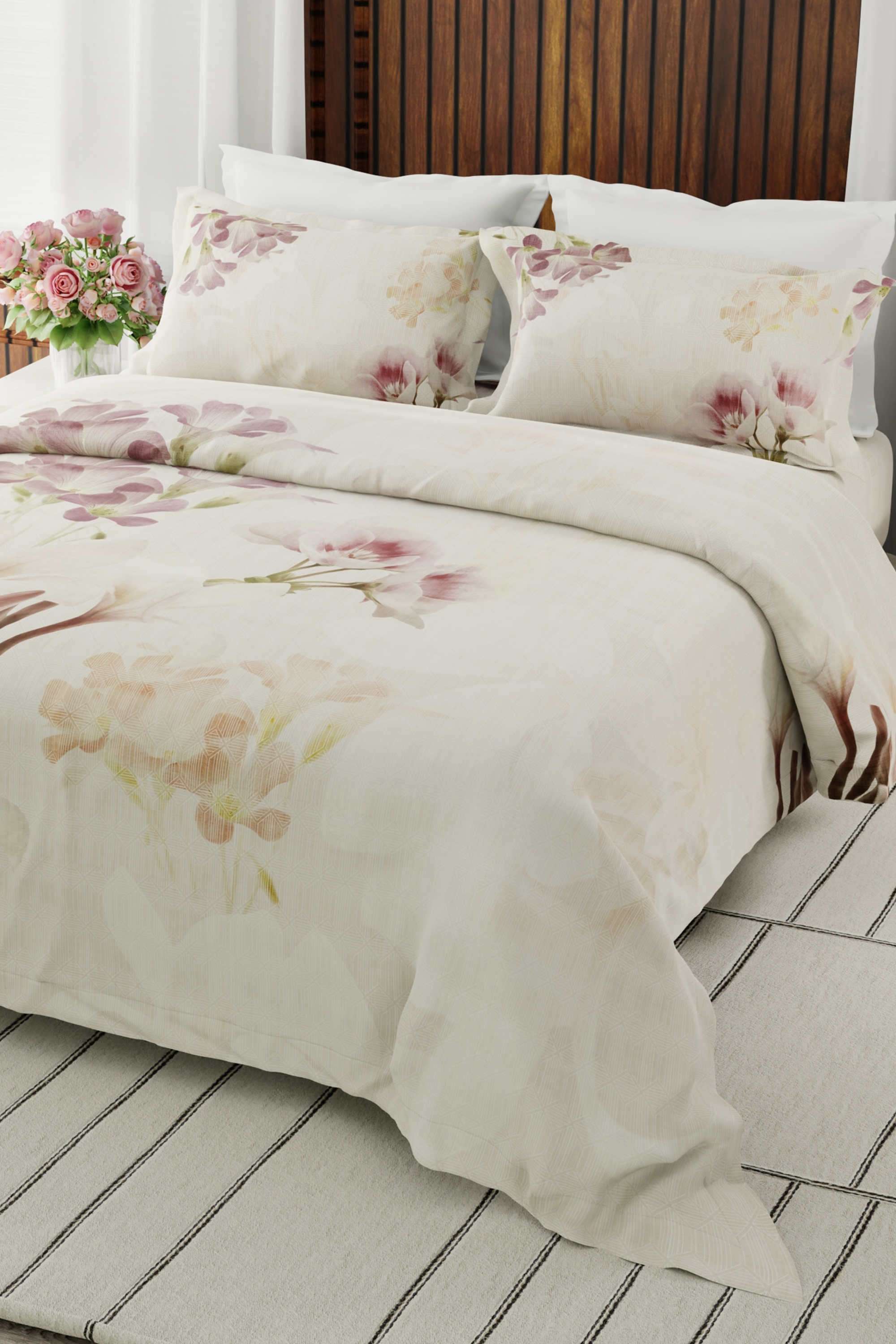 Gardenia-Augusta-100--Cotton-300-TC-Cream-Floral-Super-King-Bedsheet-with-2-Pillow-Covers