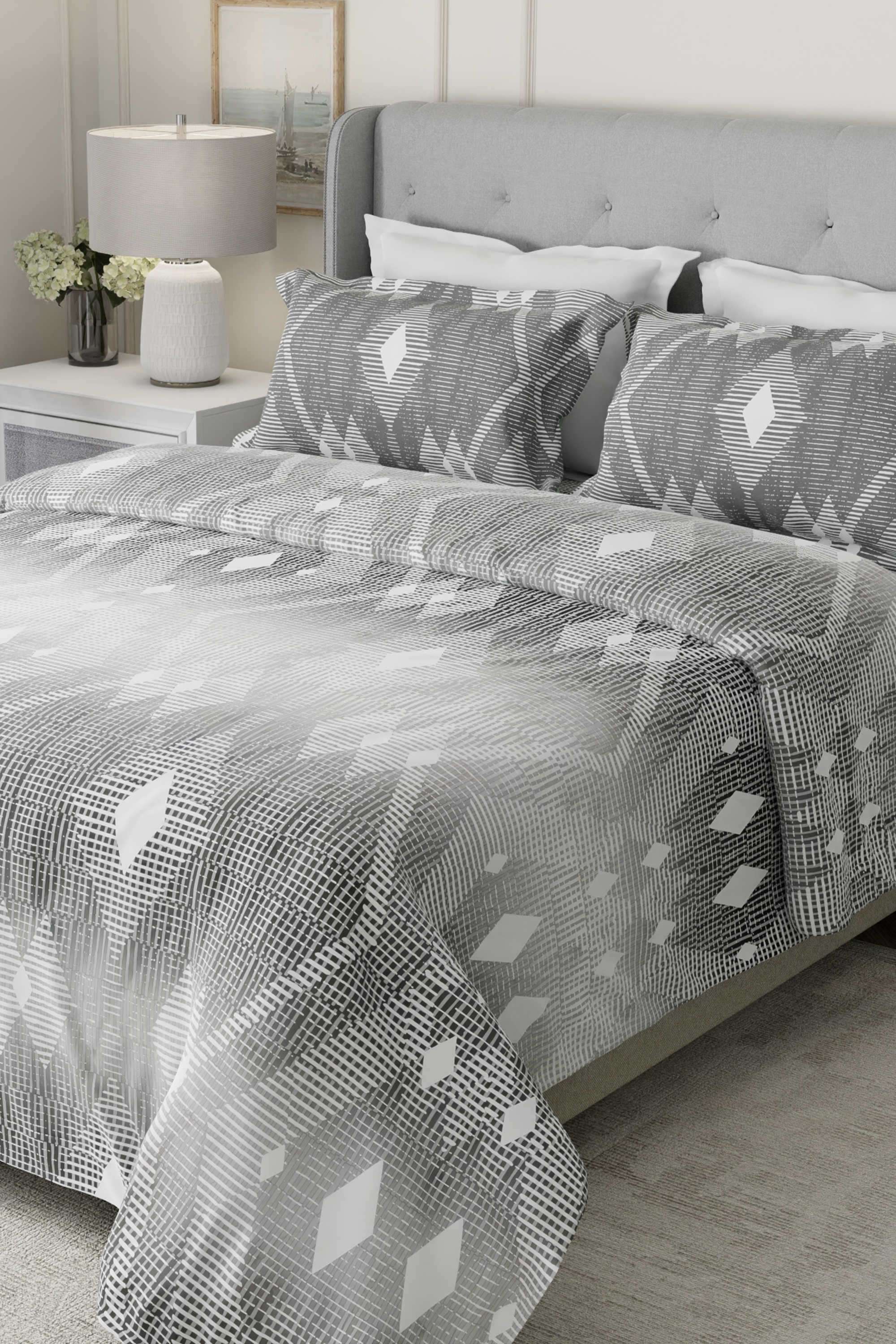 Gardenia-Augusta-100--Cotton-300-TC-Grey-Digital-Geometrical-Print-King-Bedsheet-with-2-Pillow-Covers