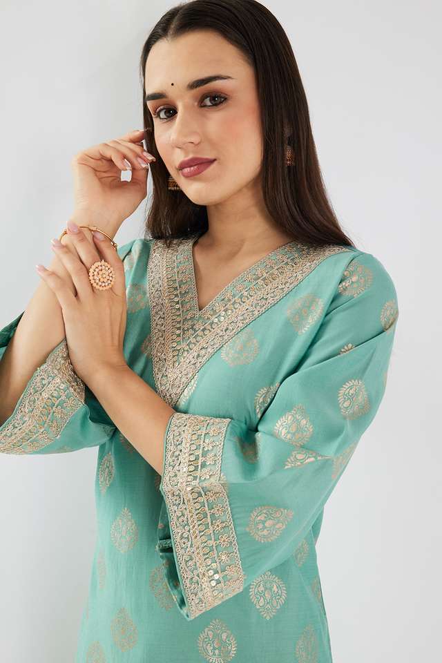 Embroidered-PV-Chanderi-V-Neck-Women-s-Casual-Wear-Kurta