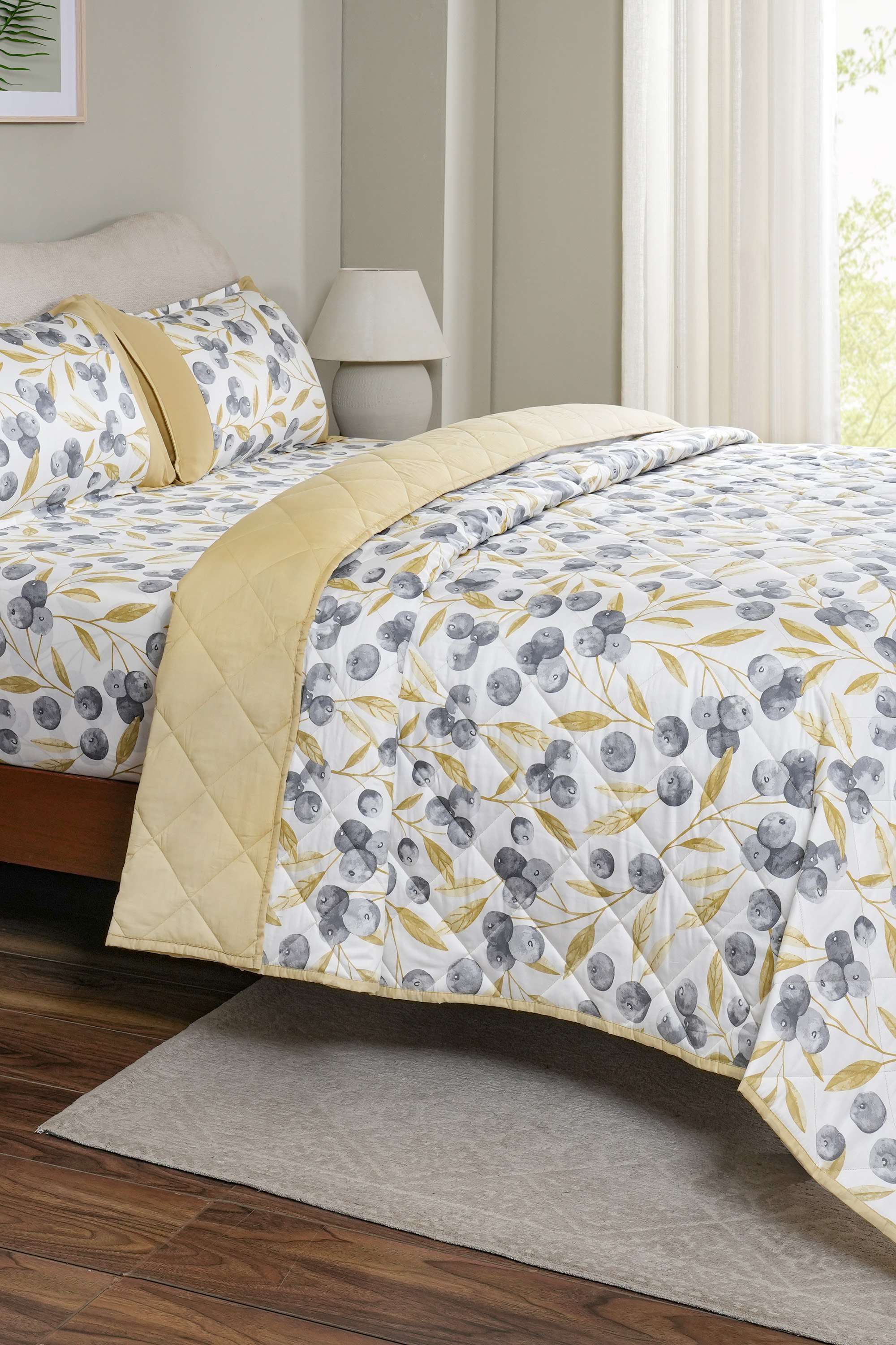 Myrtille-Yellow-Double-Quilt