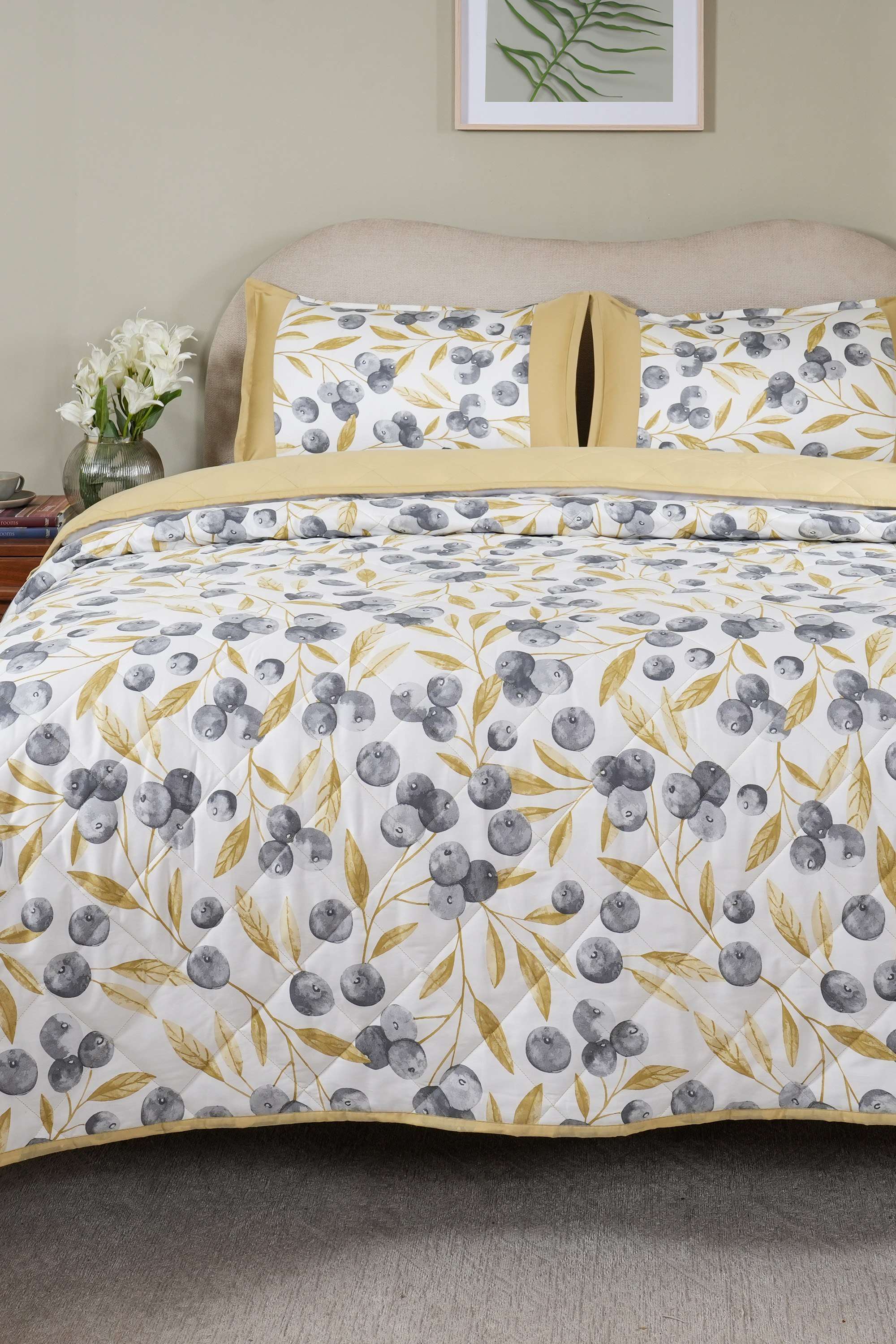 Myrtille-Yellow-Double-Quilt