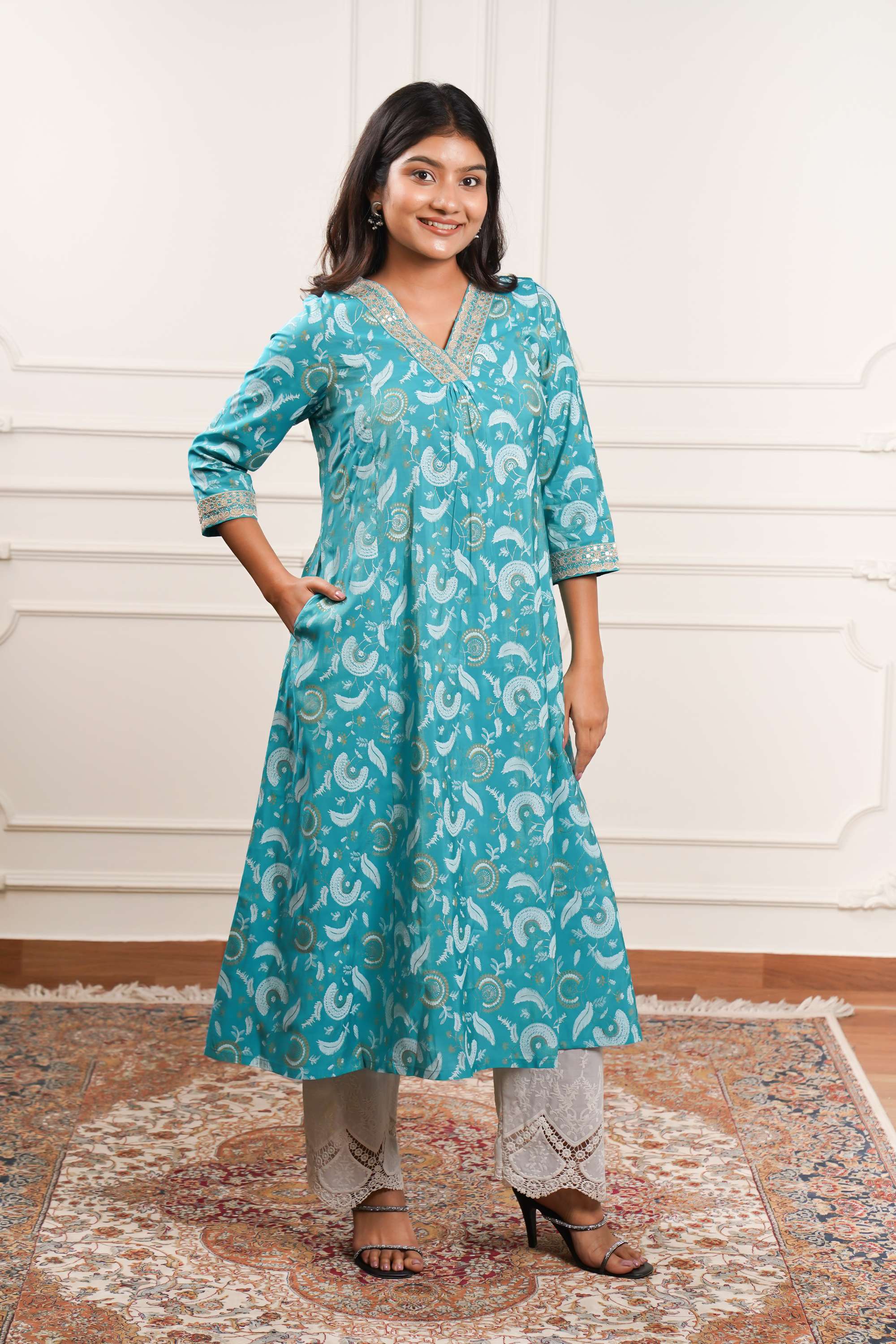 Block-Print-Blended-Fabric-Y-Neck-Women-Casual-Wear-Kurta