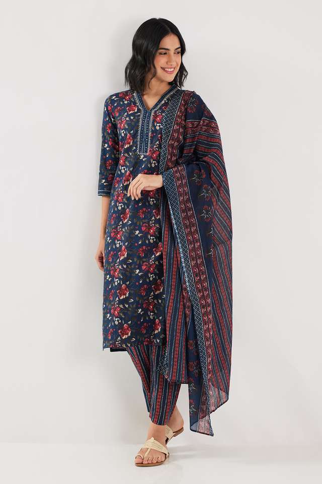 Embroidered-Blended-Fabric-Regular-Fit-Women-s-Kurta-Set