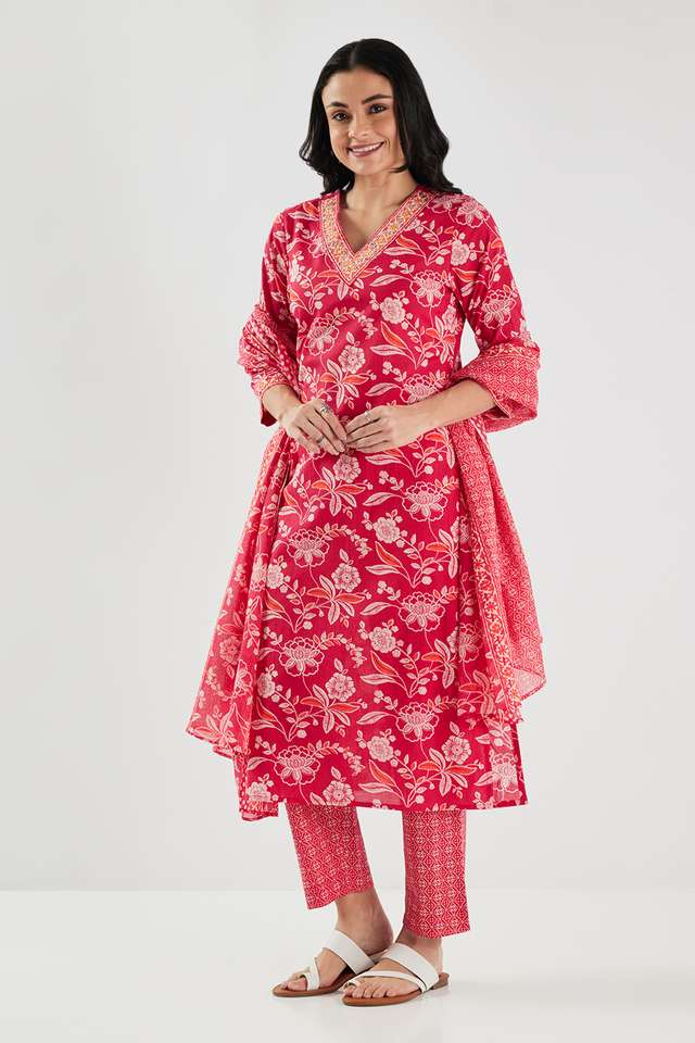 Embroidered-Blended-Fabric-Regular-Fit-Women-s-Kurta-Set