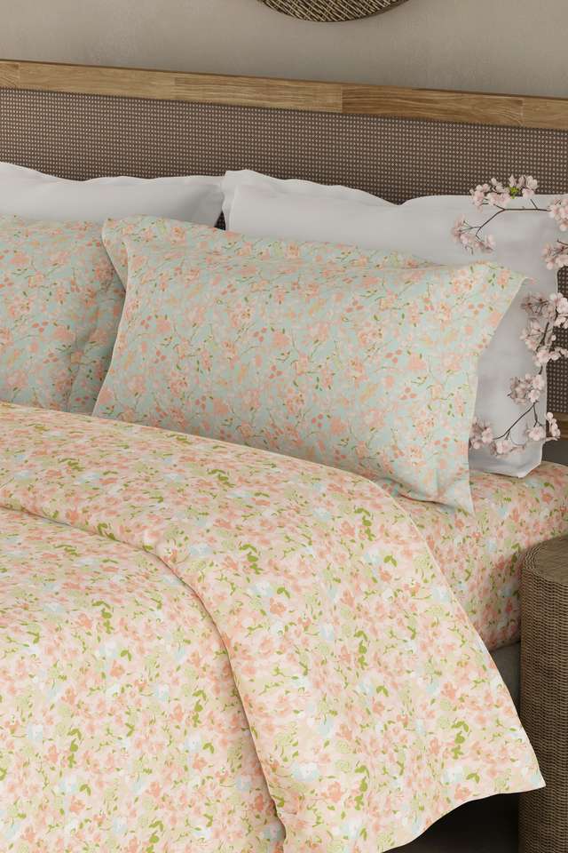 Valatia-100--Cotton-200-TC-Double-Bedsheet-with-2-Pillow-Covers---Pink-Floral