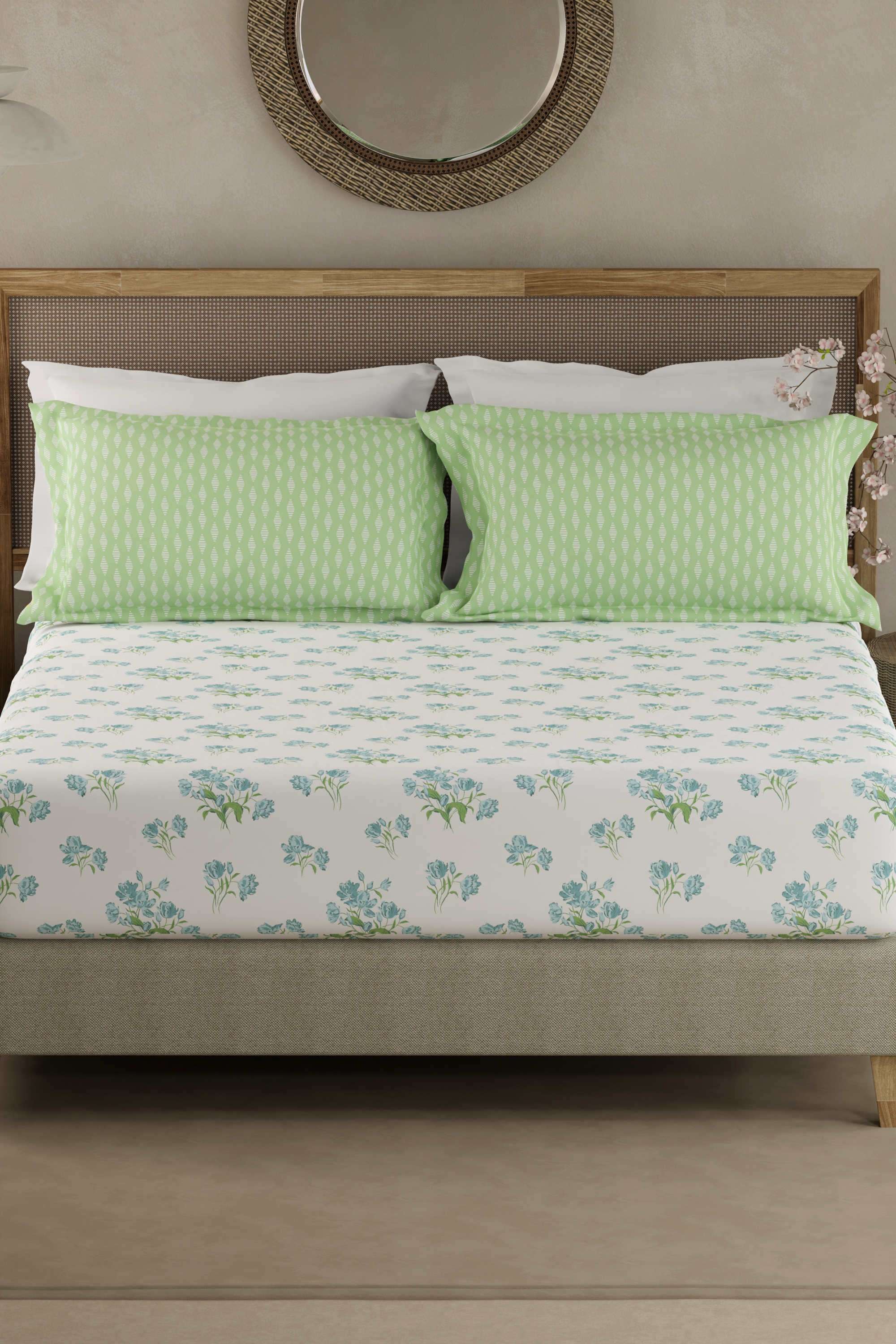 Valatia-100--Cotton-200-TC-White-&-Green-Floral-King-Fitted-Bedsheet-with-2-Pillow-Covers