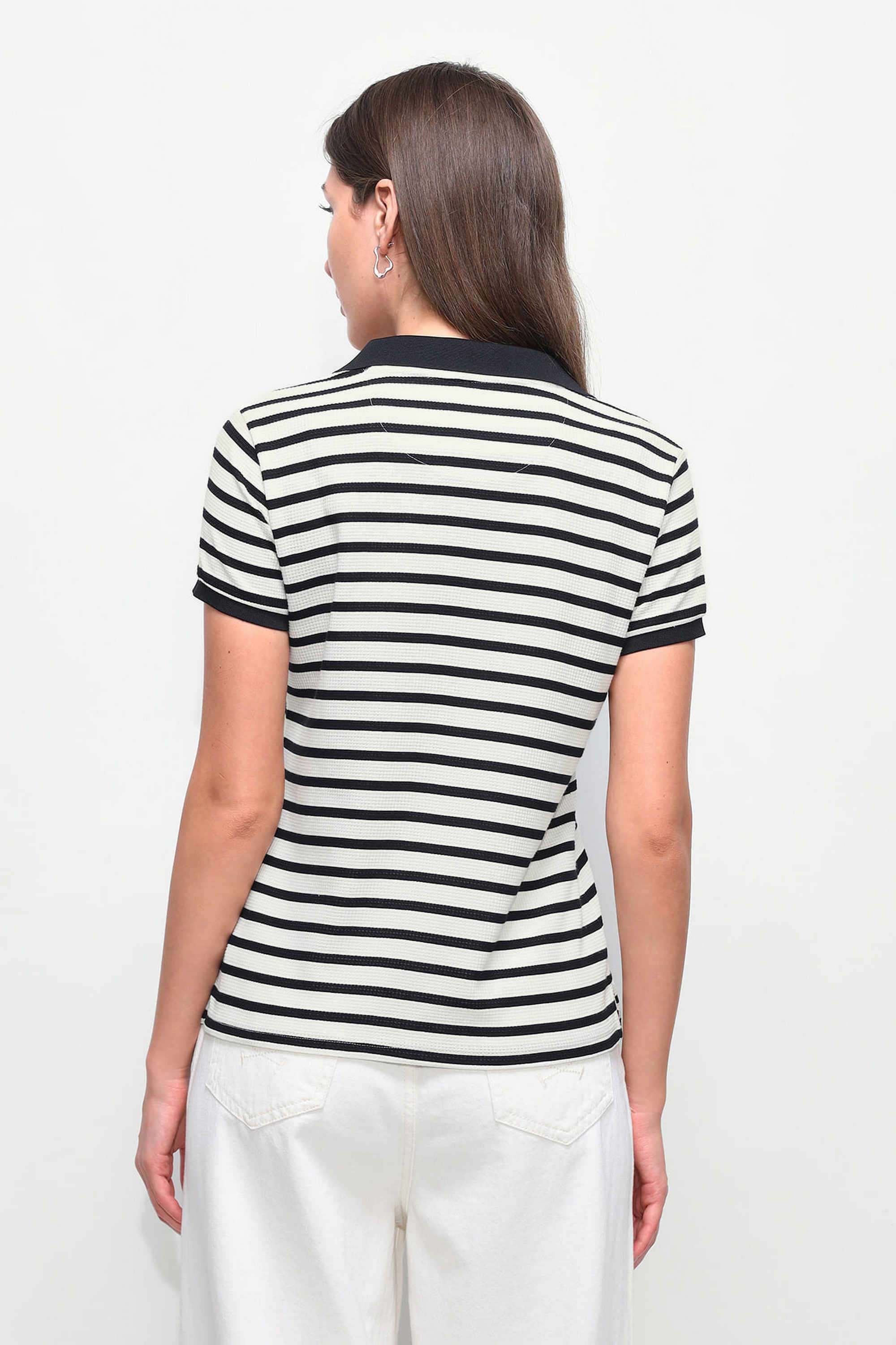 Printed-Cotton-V-Neck-Women-s-T-Shirt
