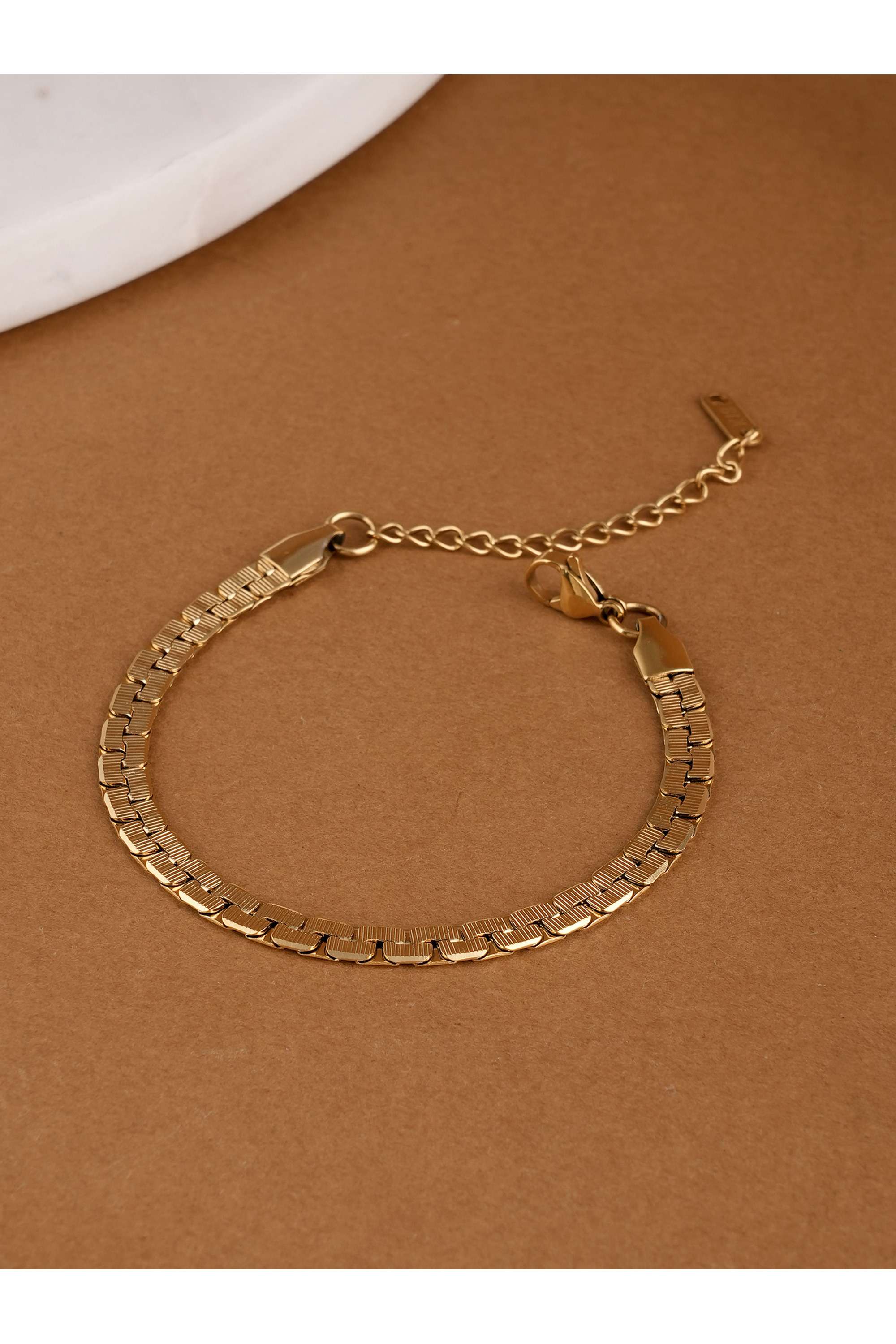 Classic-Herringbone-Gold-Bracelet-for-Womens---Waterproof-&-Anti-Tarnish