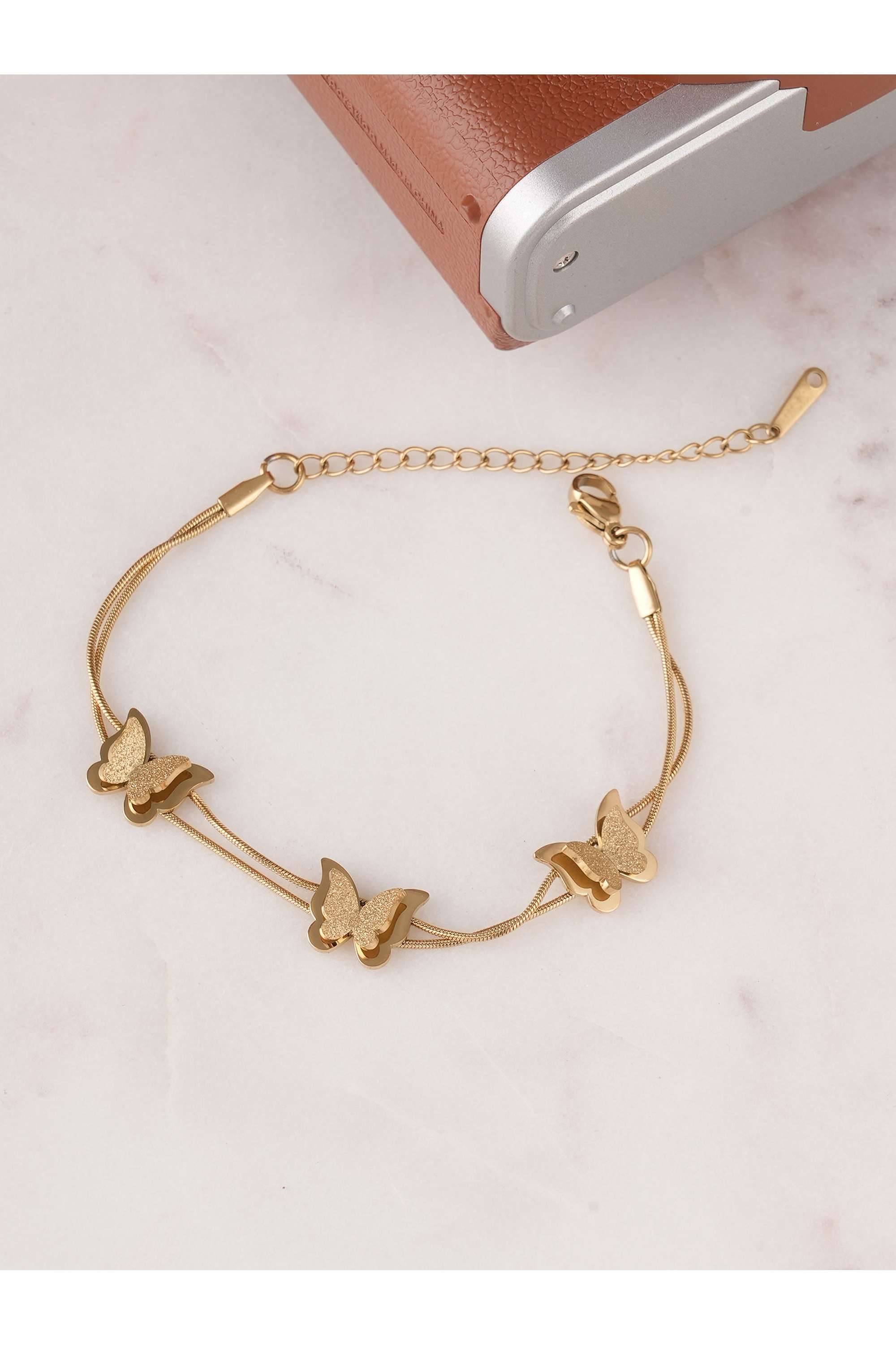 Stainless-Steel-Casual-Wear-Women-Bracelets