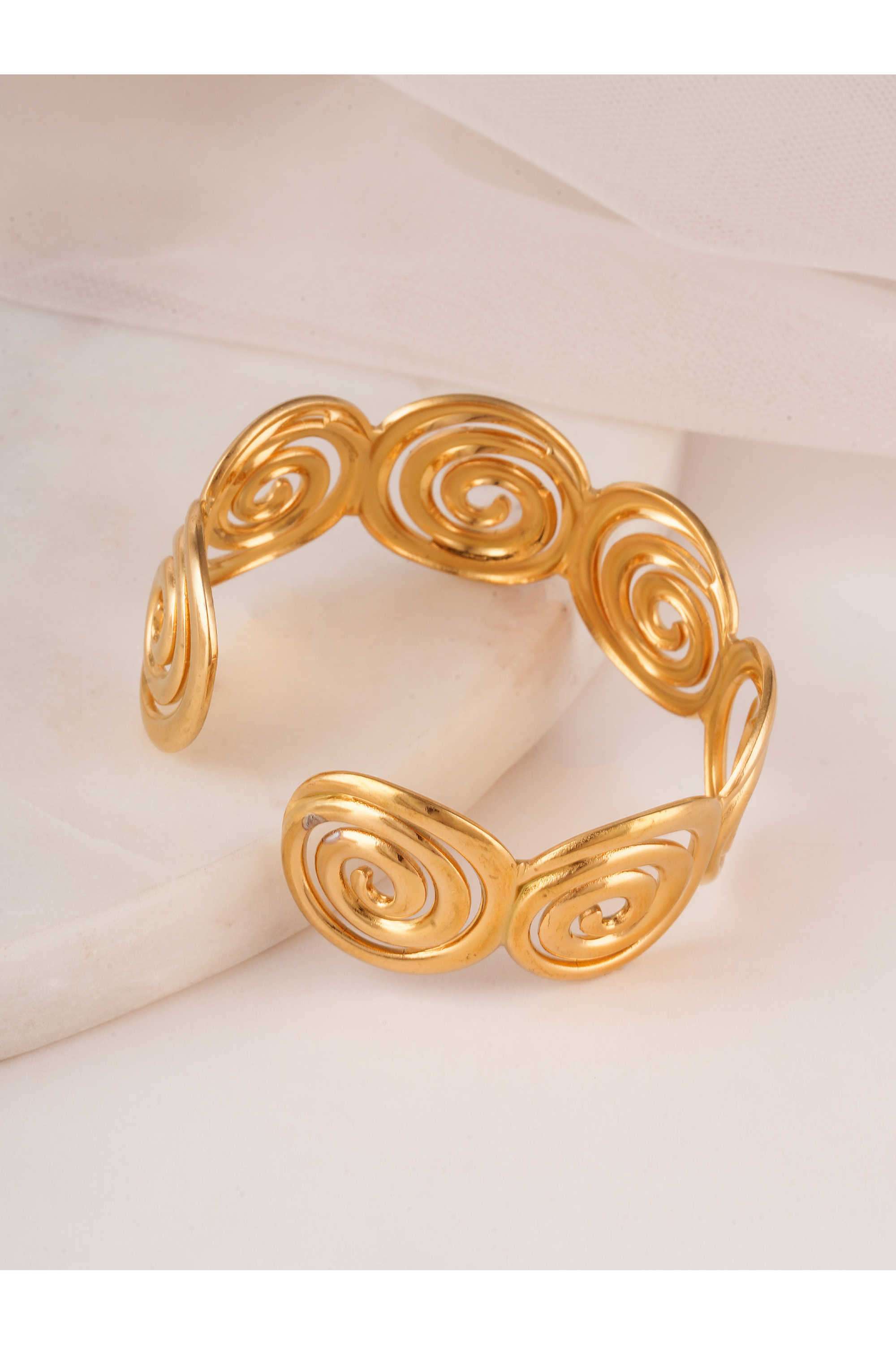 Chunky-Swirl-Cuff-Bracelet-For-Women---Waterproof-&-Anti-Tarnish