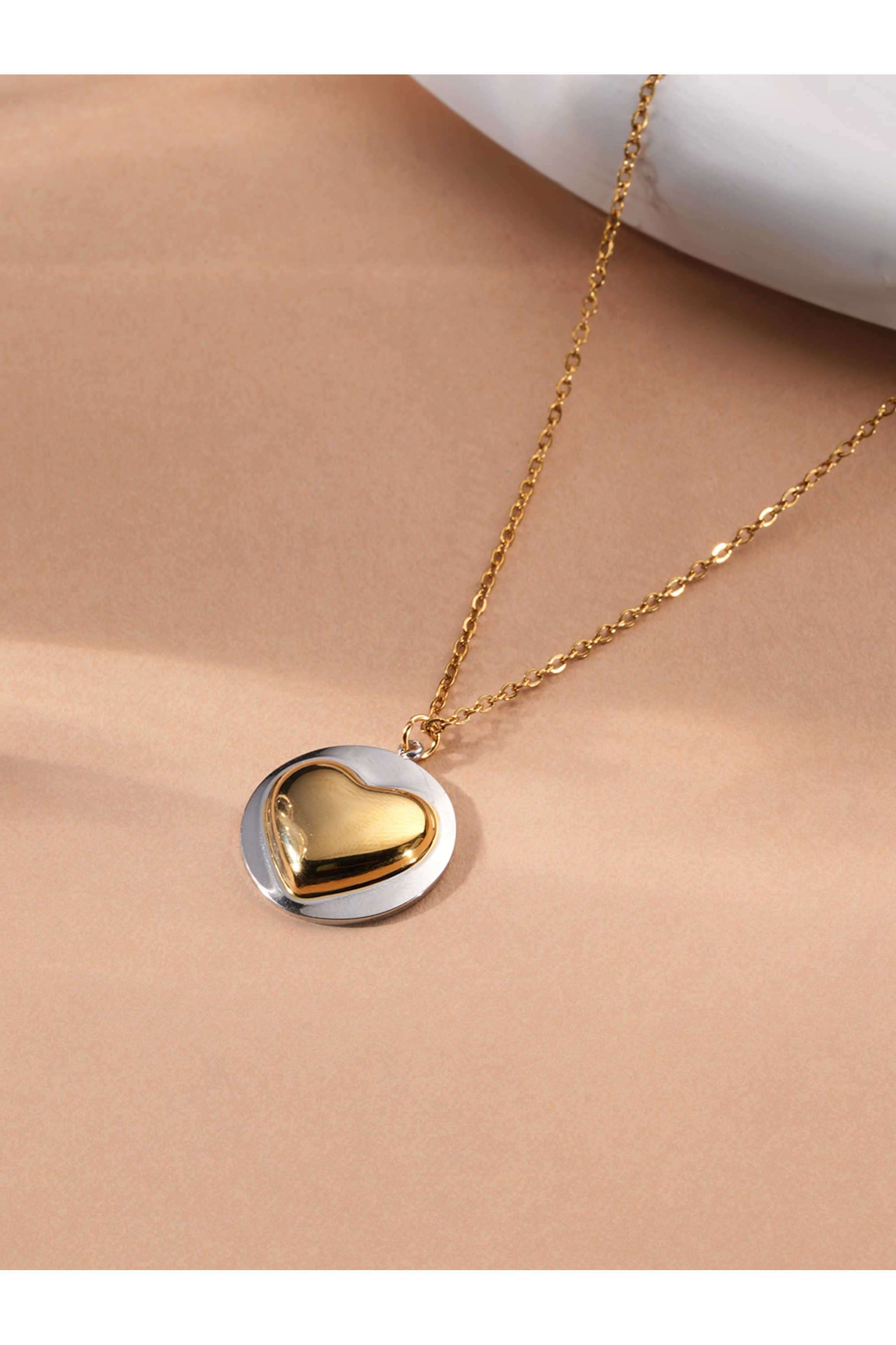 Statement-Heart-Circle-Pendant-Necklace-For-Women---Waterproof-&-Anti-Tarnish