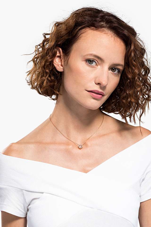 Sparkling-Dance-Crystal-Necklace