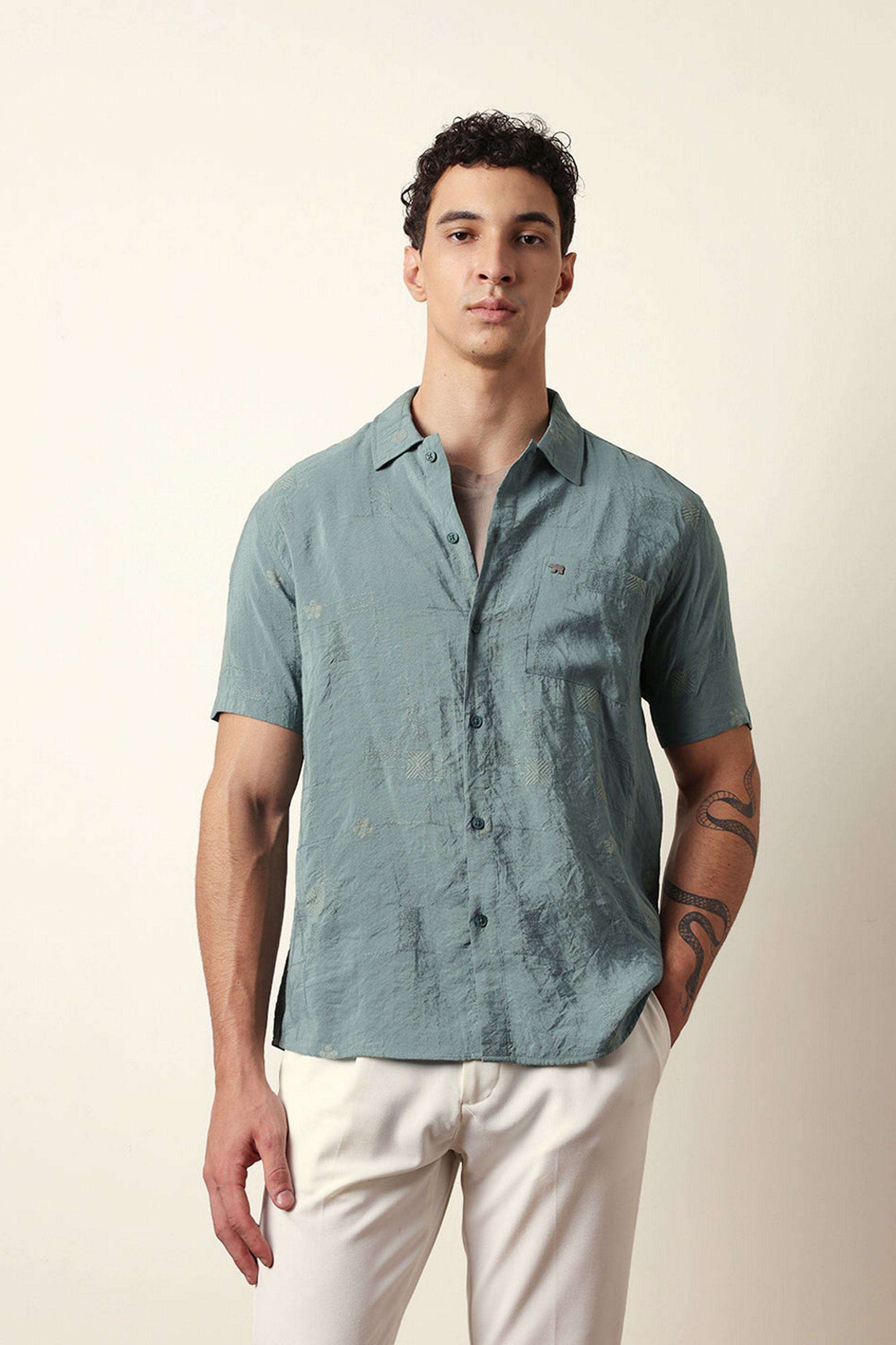 Solid-Blended-Fabric-Regular-Fit-Men-s-Casual-Shirt