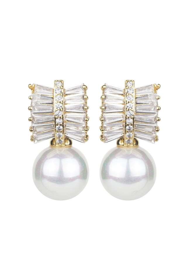 Western-Stud-Earrings-With-Pearl-Embellishments