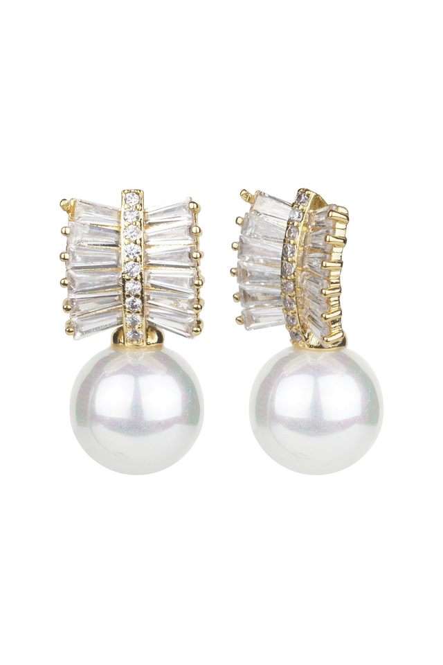 Western-Stud-Earrings-With-Pearl-Embellishments