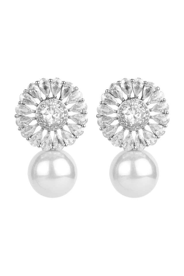 Western-Stud-Earrings-With-Pearl-Embellishments