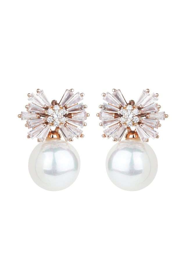 Western-Stud-Earrings-With-Pearl-Embellishments