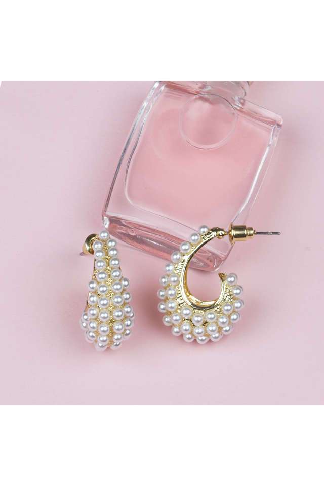 Golden-Hoop-Earings-With-Pearls