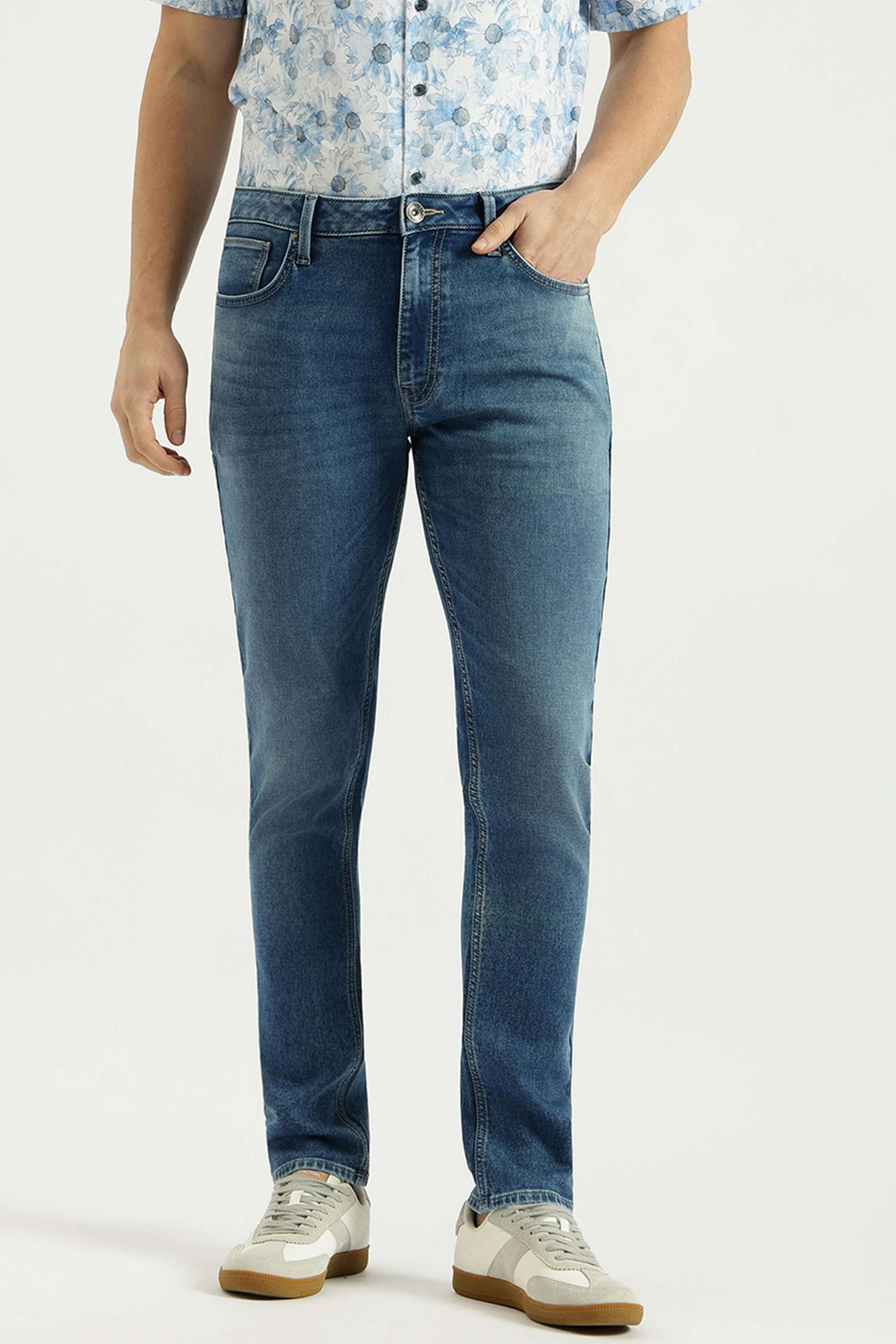 Solid-Cotton-Blend-Tapered-Fit-Men-s-Jeans