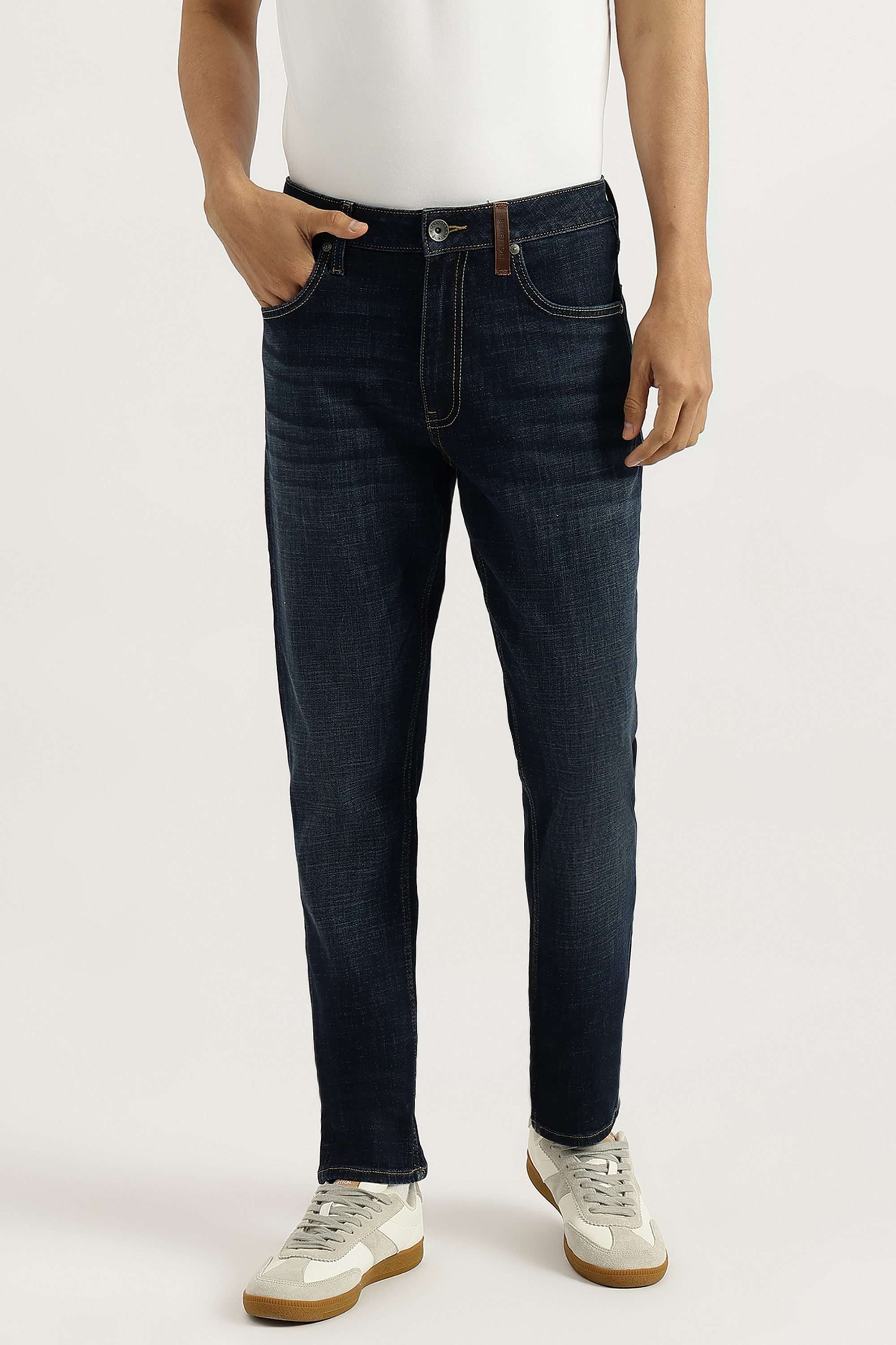 Solid-Cotton-Blend-Tapered-Fit-Men-s-Jeans
