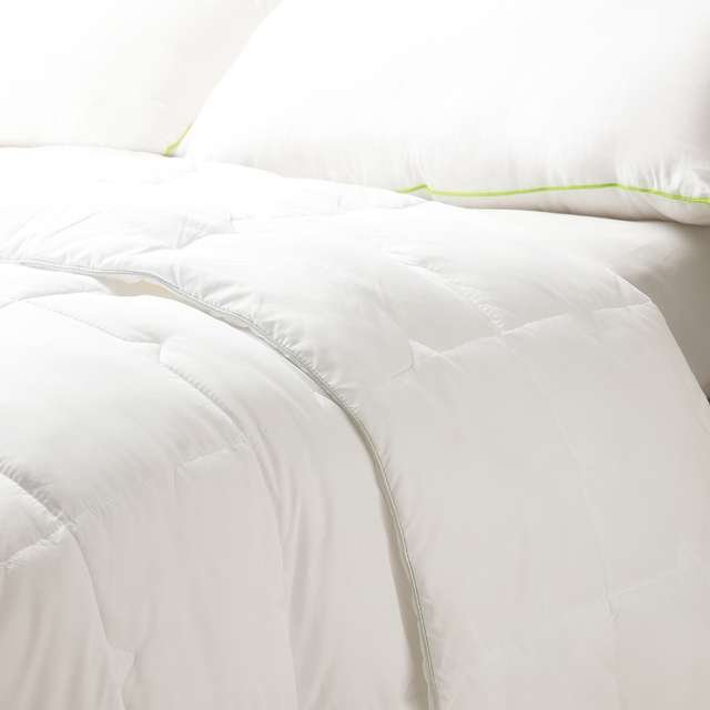 Solid-Dobby-150-GSM-Polyfill-Quilted-Fabric-Single-Quilt