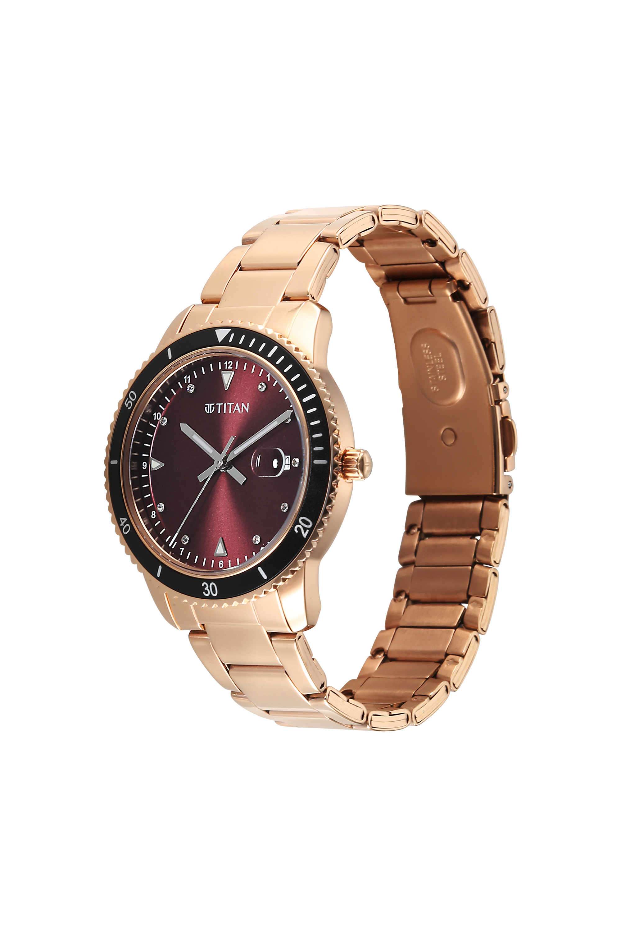 Buy Titan red Purple Sports Fashion Phase II 43.5x7.95x36.5 mm